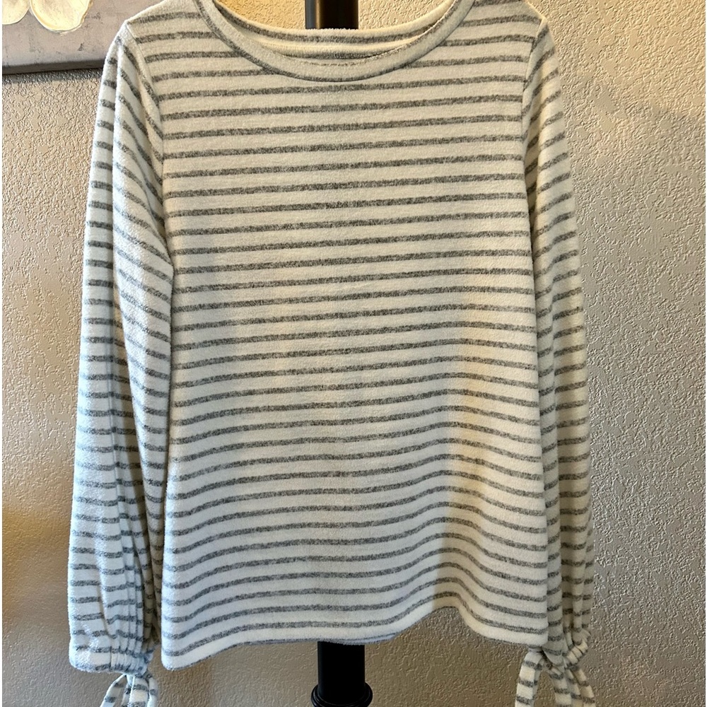 Size medium ladies top